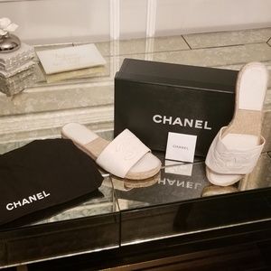 Authentic Chanel Lambskin off white Espadrilles